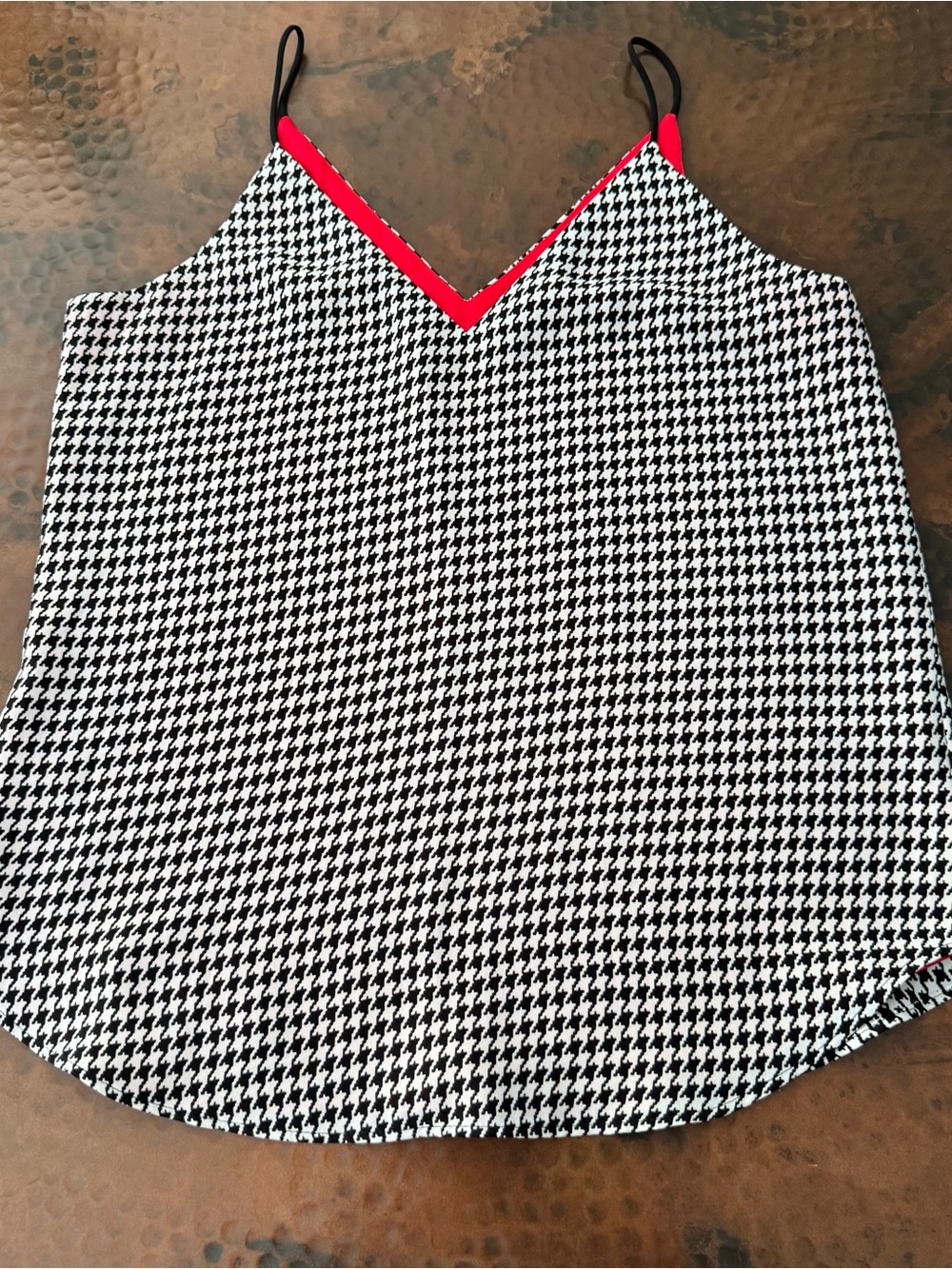 Express Cami Top Womens XS Black White Houndstooth Excellent Red Lining V-Neck - Picture 3 of 9